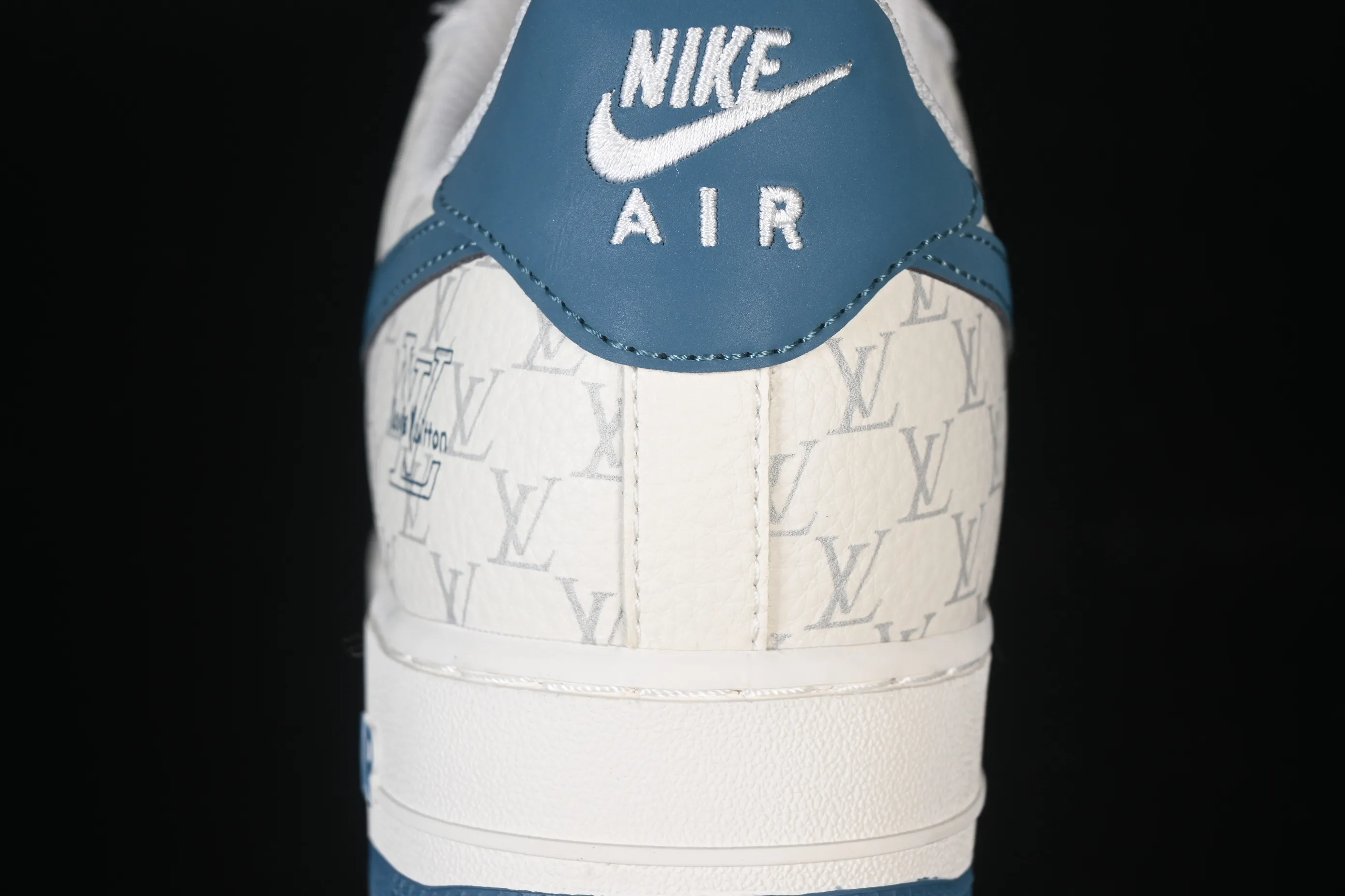 All categories Nk Air Force 1 Air Force series Nk Air Force 1 Low Air Force low-top Nike Air Force 1'07 Low LV joint Gulf blue print Air Force 1 low-top casual sneakers BZ6880-105